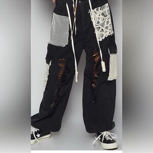 NEW BOUTIQUE POL Black Cream Crochet Distressed Joggers SZ: L